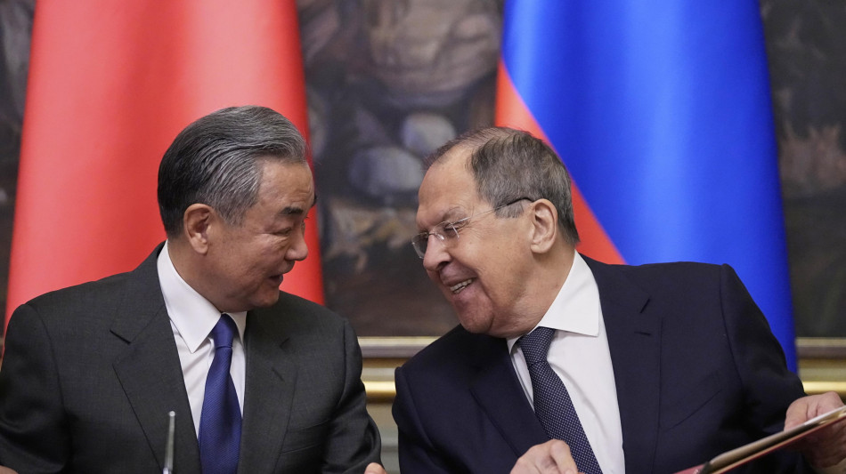 Wang a Lavrov, pronti a elevare coordinamento strategico