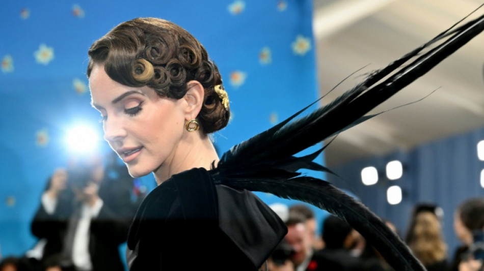 Lana Del Rey takes on Bond with new game title track