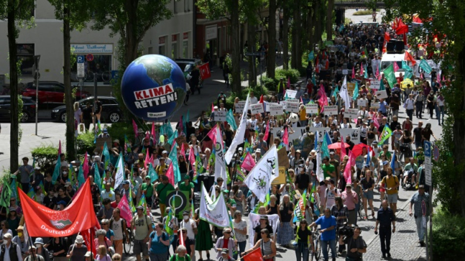 Des milliers de manifestants d&eacute;filent contre le G7 en Allemagne