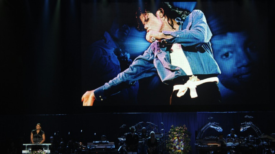 Un calcetín de Michael Jackson, subastado por 6.200 euros