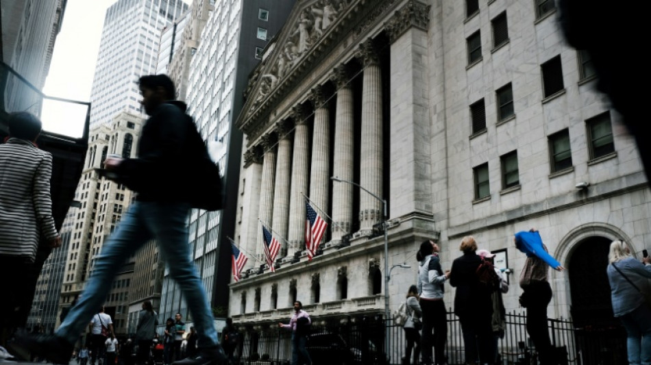 Wall Street termine en baisse mais limite ses pertes gr&acirc;ce &agrave; un rebond technique