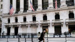 Wall Street termine la semaine en berne, plomb&eacute;e par la guerre en Ukraine