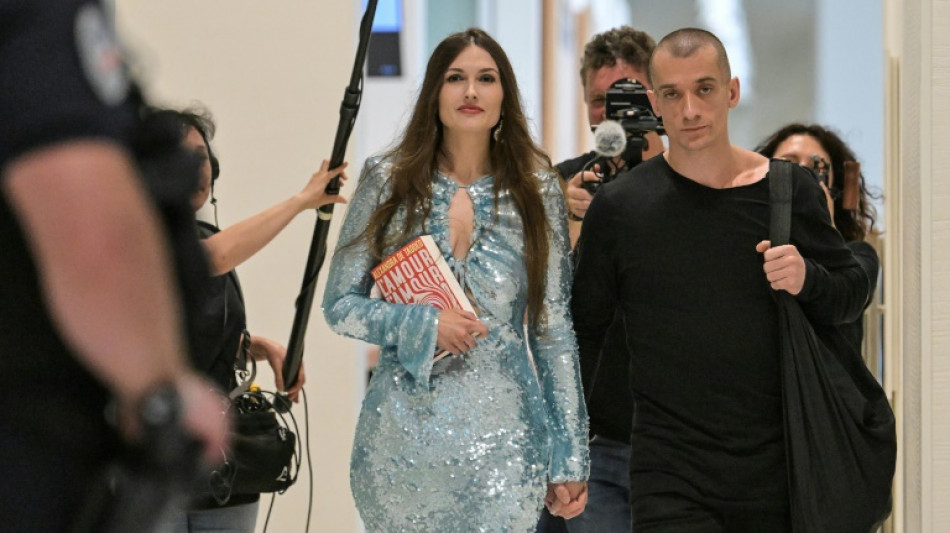 Condenan en Francia a un artista ruso por filtrar un video sexual de un expol&iacute;tico cercano a Macron
