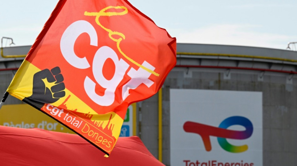 Carburants: la gr&egrave;ve continue en demi-teinte chez TotalEnergies, les p&eacute;nuries restent &eacute;lev&eacute;es
