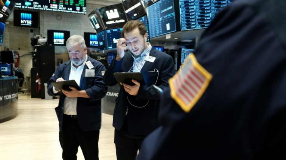 Fort recul &agrave; Wall Street, l'Ukraine et les entreprises am&eacute;ricaines inqui&egrave;tent