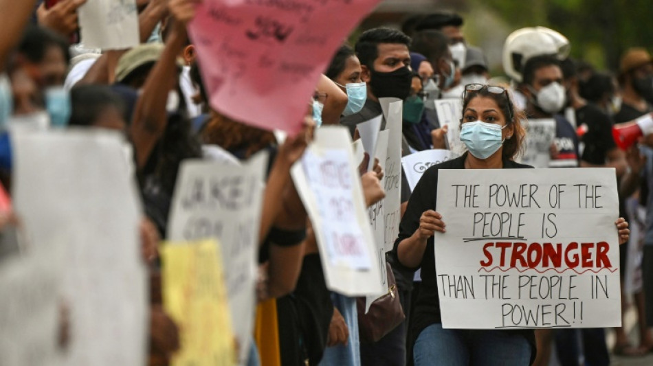 Manifestations au Sri Lanka: l'arm&eacute;e dans la rue, les r&eacute;seaux sociaux bloqu&eacute;s