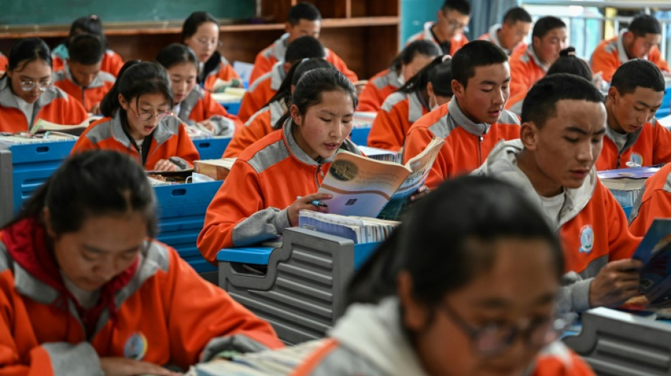 EUA aplica san&ccedil;&otilde;es a funcion&aacute;rios chineses por 'assimila&ccedil;&atilde;o for&ccedil;ada' de crian&ccedil;as tibetanas
