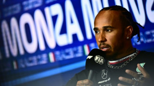 Hamilton diz que pilotar pela Ferrari &eacute; 'sonho de inf&acirc;ncia'