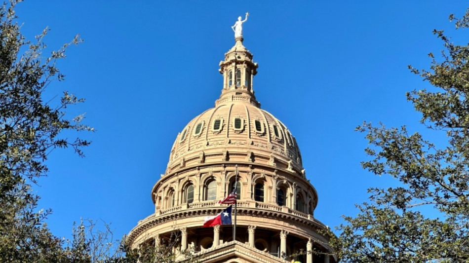 Legisladores demócratas de Texas vuelven a su estado en medio de la pugna por el mapa electoral