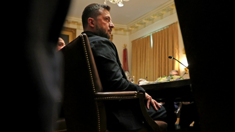 Zelensky afirma que está disposto a participar de reunião Trump-Putin