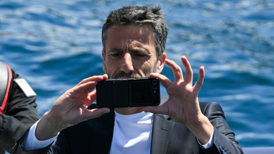 Chama ol&iacute;mpica ante o desafio de 'aquecer os cora&ccedil;&otilde;es' dos franceses