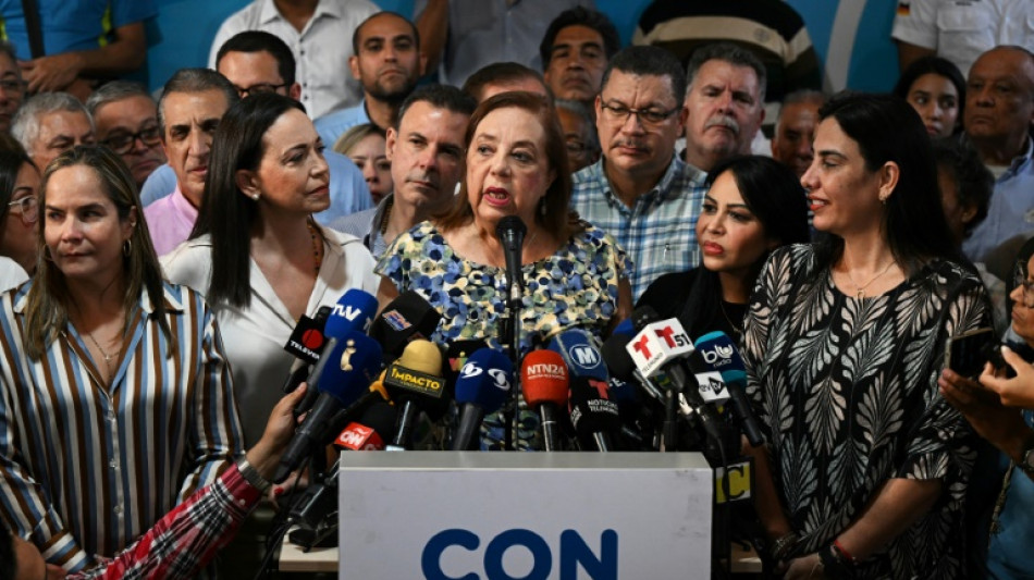 Fil&oacute;sofa &eacute; aposta de opositora inabilitada para enfrentar Maduro nas urnas