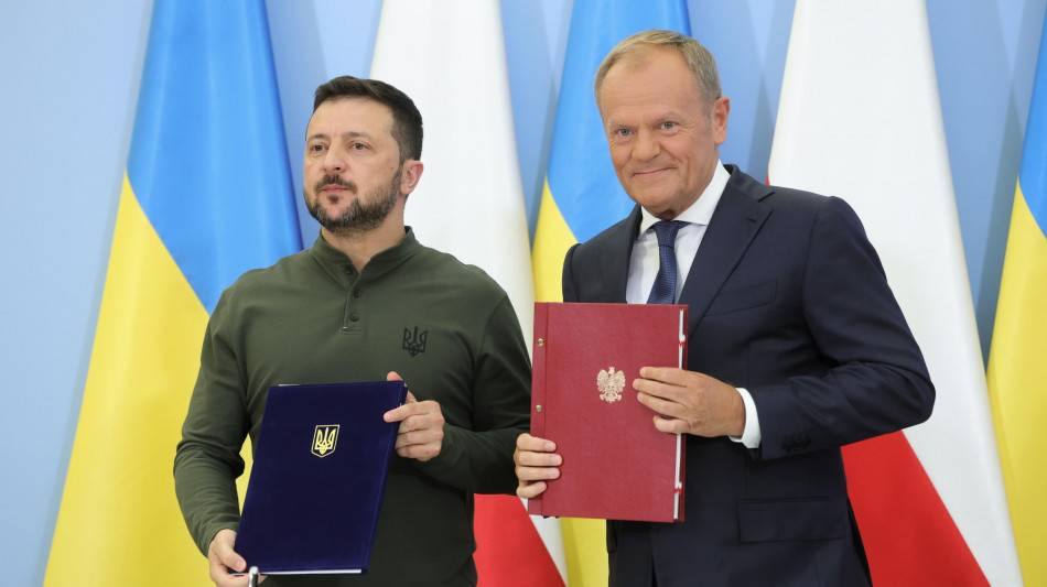 Zelensky, Varsavia potr&agrave; abbattere razzi nei cieli ucraini