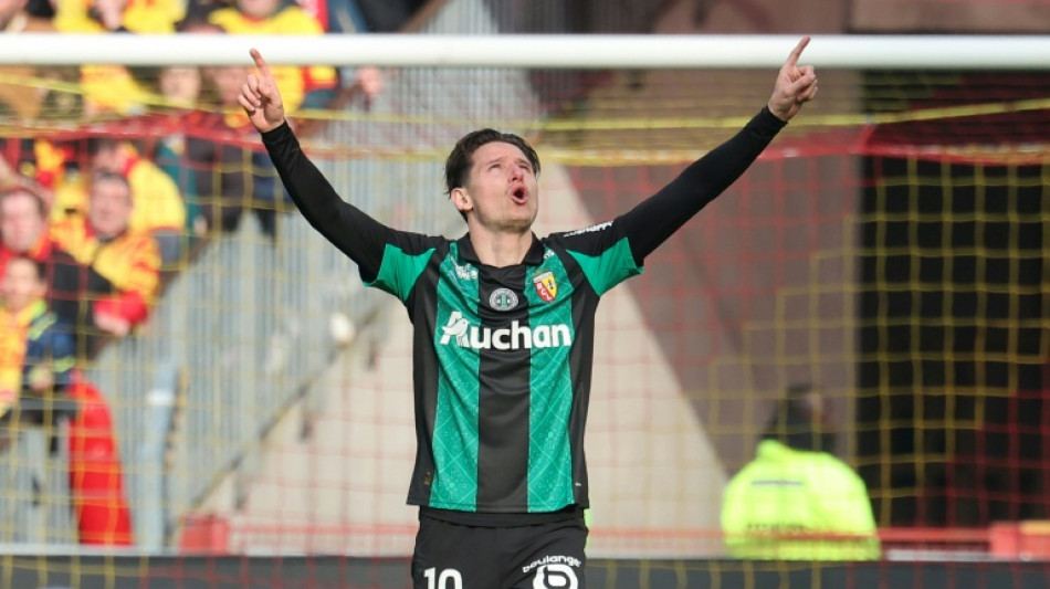 Lens close in on PSG with win over lowly Metz