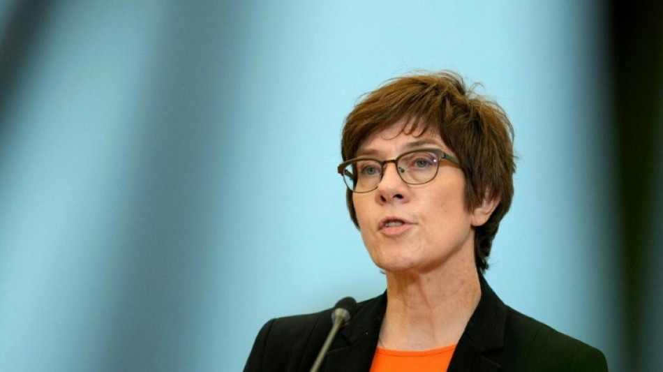 Kramp-Karrenbauer fordert CDU zu klarer Abgrenzung von AfD auf