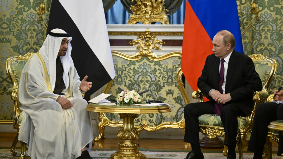 Putin, 'Emirati tra luoghi adatti per vertice con Trump'