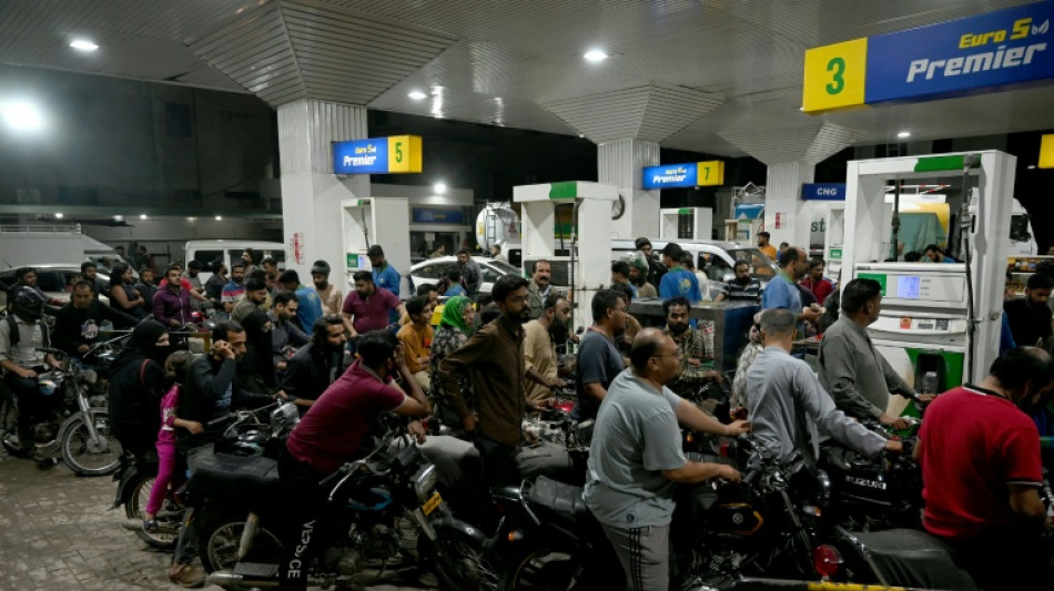 Paquist&atilde;o anuncia transporte p&uacute;blico gratuito em meio &agrave; crise energ&eacute;tica