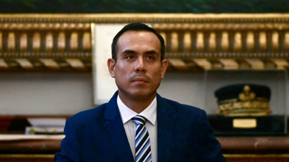 Congresso do Peru destitui presidente interino Jos&eacute; Jer&iacute;