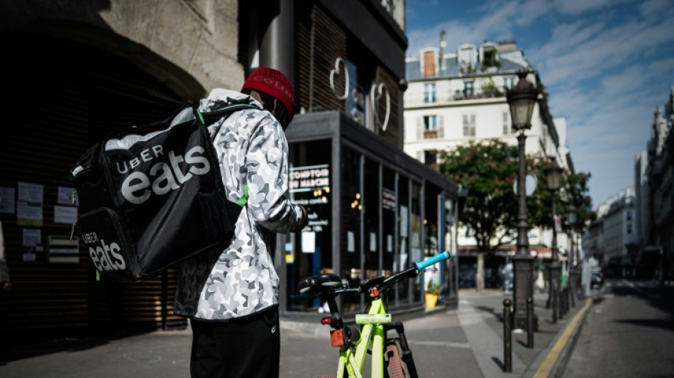 Apr&egrave;s des d&eacute;connexions massives chez Uber Eats, 500 livreurs africains manifestent &agrave; Paris