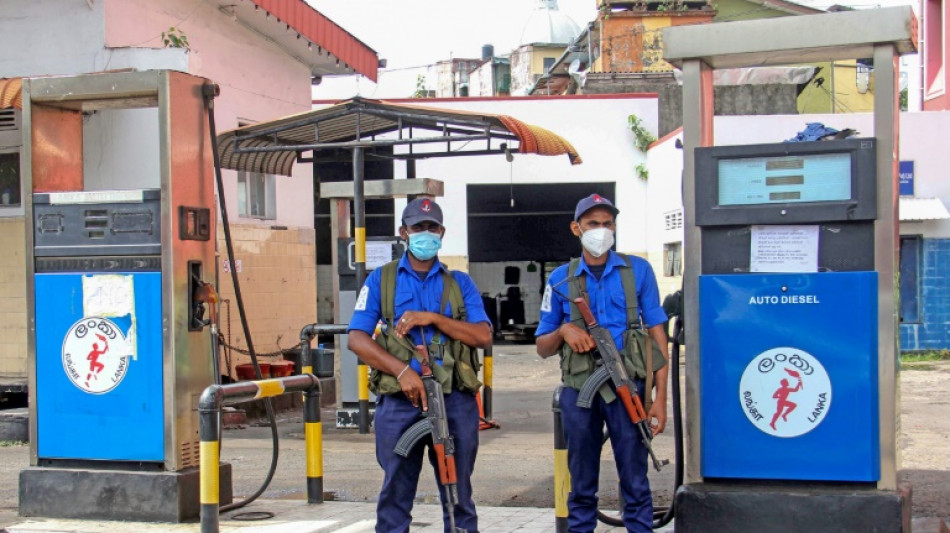 Sri Lanka: des soldats ouvrent le feu pour contenir une &eacute;meute dans une station-service