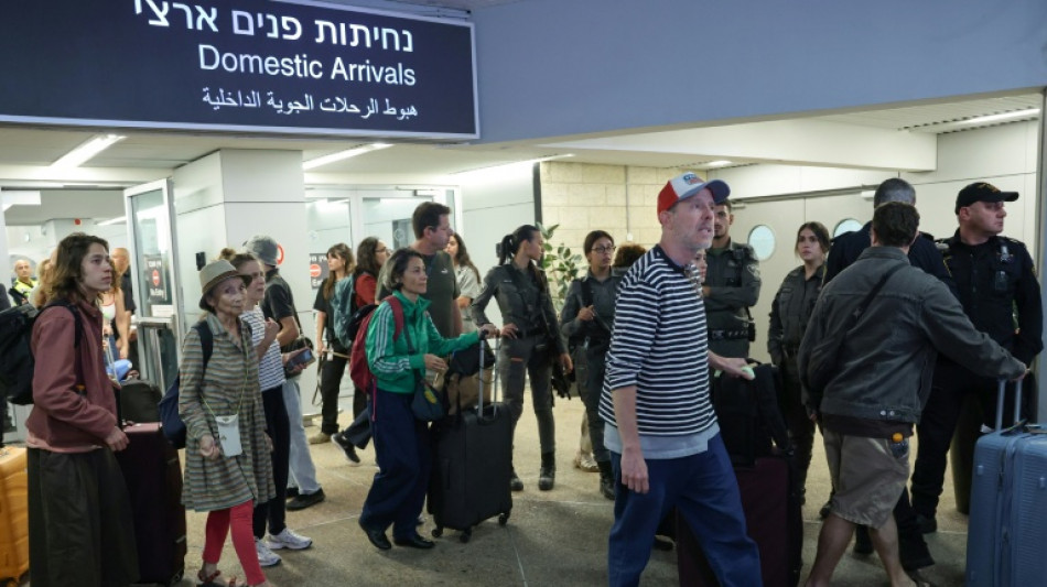 EAU investiga poss&iacute;vel pista 'terrorista' ap&oacute;s incidente em voo para Israel