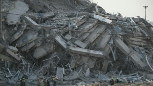 Myanmar-Thailand quake toll passes 700 as rescuers dig for survivors