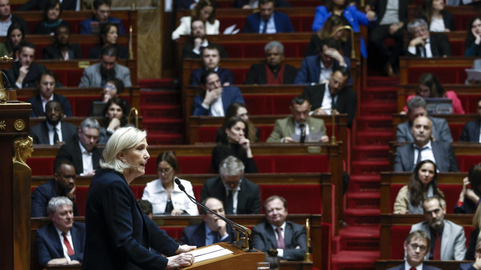 Le Pen, 'lascer&ograve; lavorare il nuovo premier per la manovra'