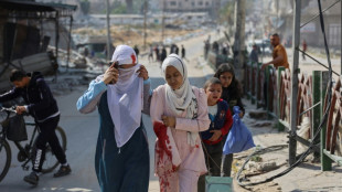 Israel bombardeia Gaza e permanece em alerta por amea&ccedil;a iraniana