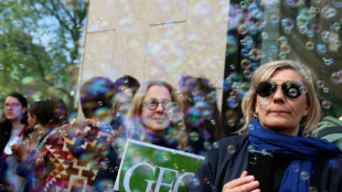 "Touche pas &agrave; Prisma": rassemblement de salari&eacute;s du groupe de magazines