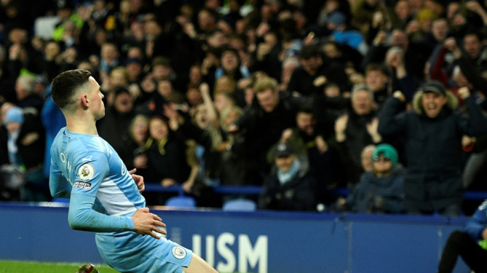 Lampard fumes as Man City survive Everton scare
