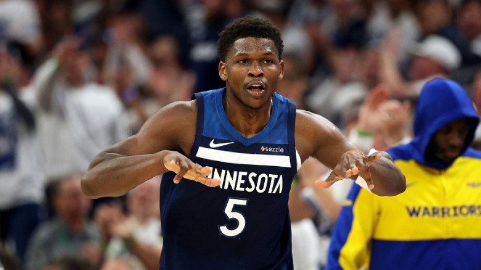 Timberwolves overpower Warriors to level series
