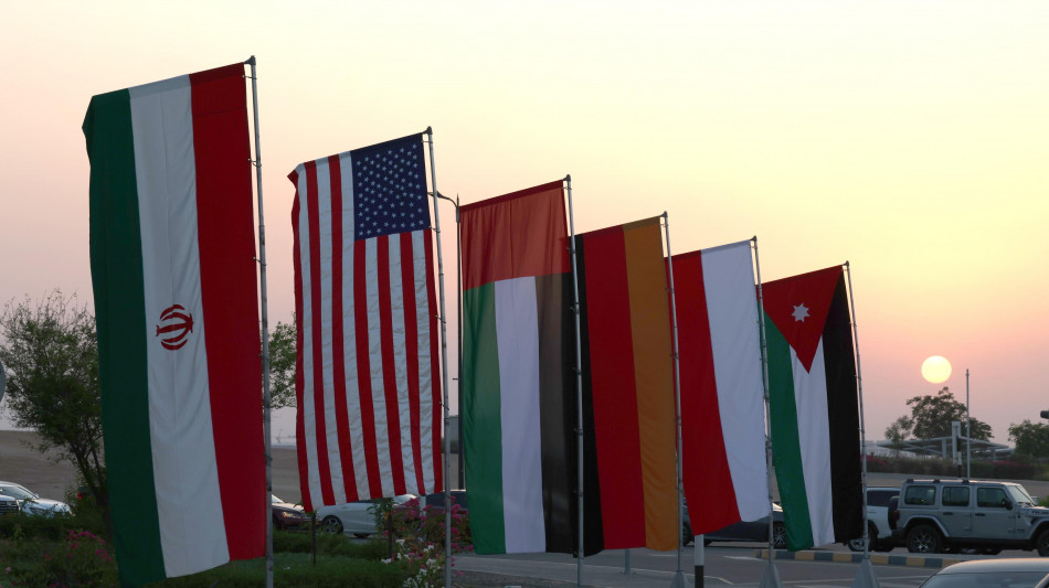 Oman, i colloqui Usa-Iran previsti domani non si terranno