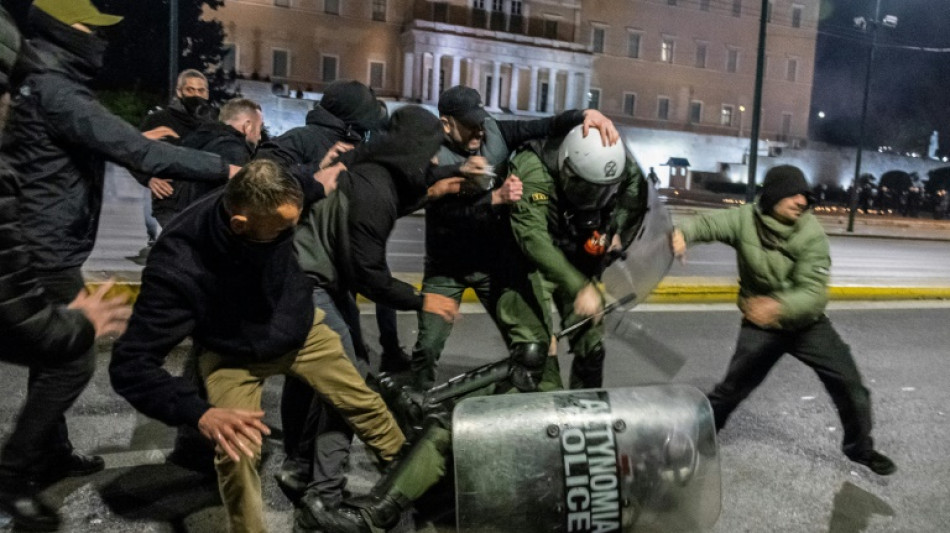 Catastrophe ferroviaire en Gr&egrave;ce: audition report&eacute;e du chef de gare, nouvelles manifestations