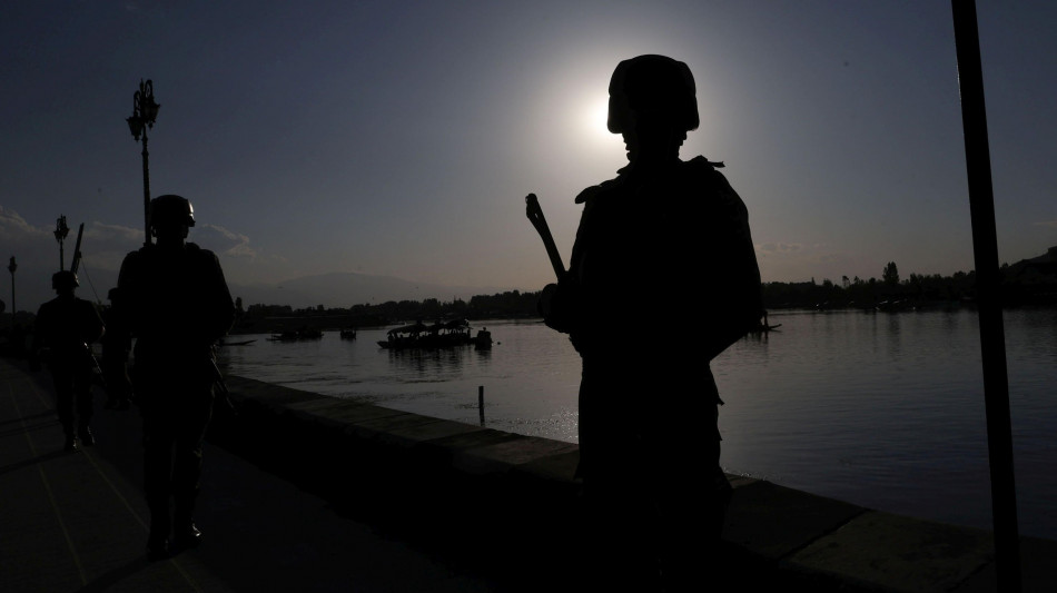 Notte di scontri tra eserciti di India e Pakistan in Kashmir
