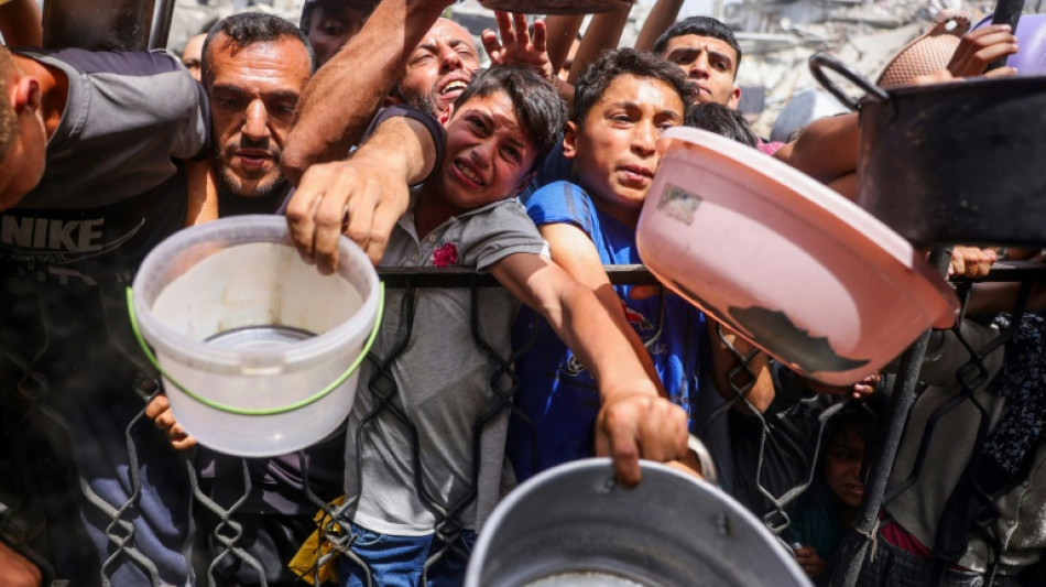 Enviado dos EUA visita centro de distribuição em Gaza, onde crise humanitária se agrava