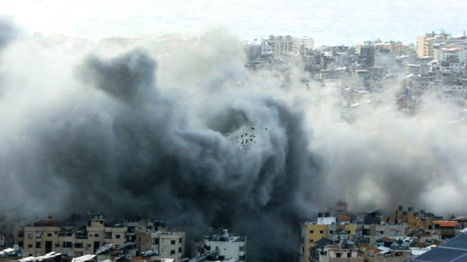 Combates entre Hezbollah e Israel no sul do L&iacute;bano, bombardeios nos sub&uacute;rbios de Beirute