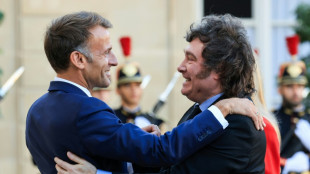 Milei reivindica que "est&aacute; escribiendo una p&aacute;gina de la historia" de Argentina al recibir un premio en Par&iacute;s