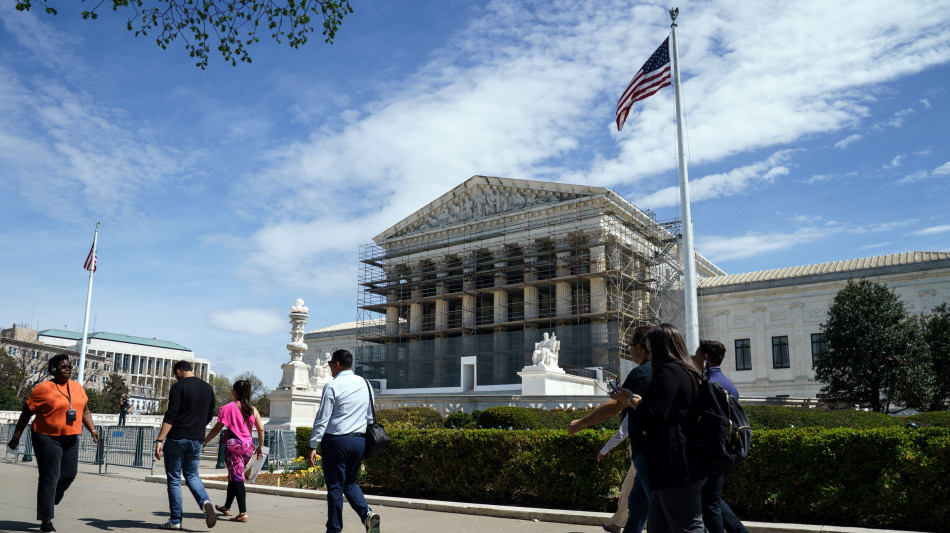 Usa, la Corte suprema consente la legge di guerra per espulsioni