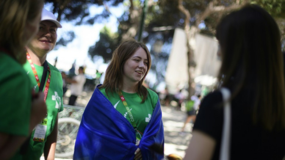 Jovens ucranianos buscam algo de paz no encontro cat&oacute;lico de Lisboa