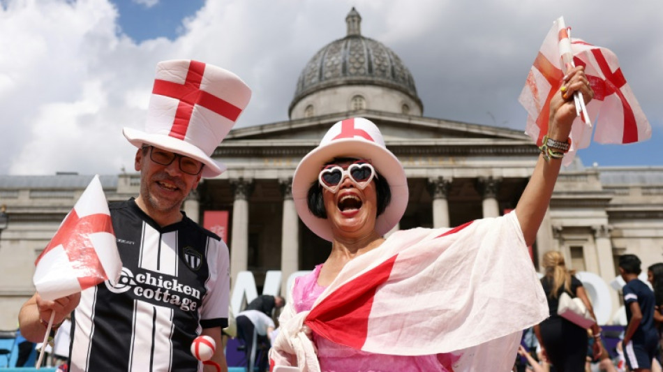 "Incroyable": Londres f&ecirc;te le titre historique des footballeuses anglaises
