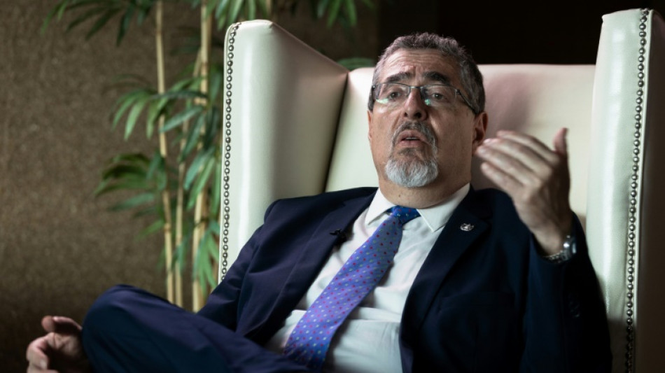 Ar&eacute;valo diz que 'golpe' na Guatemala foi 'bloqueado' e governar&aacute; sem 'medo'