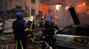 Droni russi su Kiev, incendi in vari distretti
