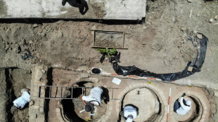 Col&ocirc;mbia escava 'fornos' em busca de restos de desaparecidos incinerados