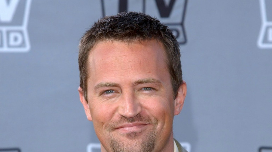 Matthew Perry, astro de 'Friends', morre aos 54 anos (imprensa)