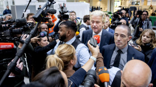 Seggi aperti in Olanda, è testa a testa tra Wilders e i rivali