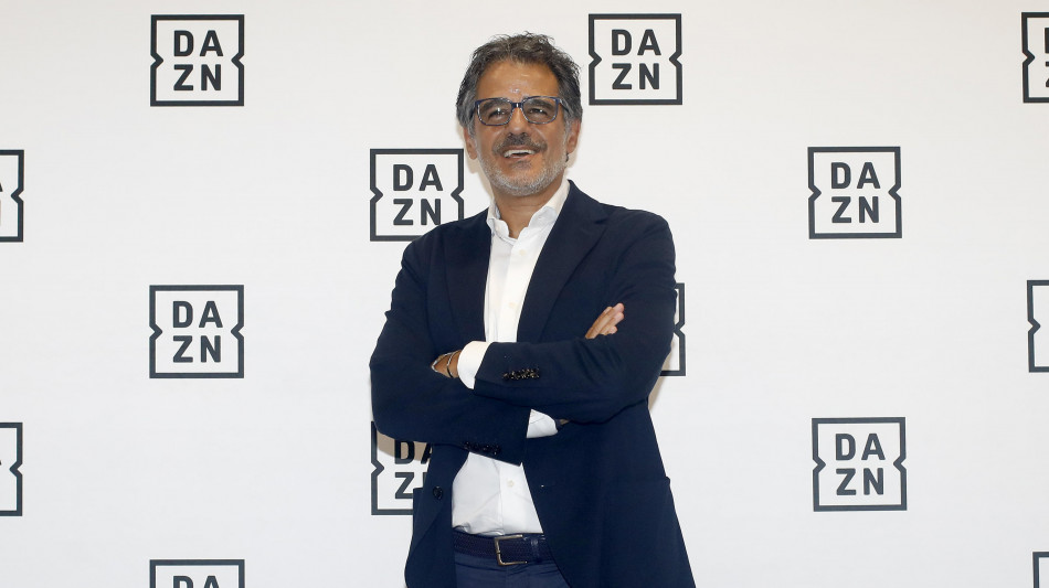 Mondiali: il Winner's Trophy che verr&agrave; alzato da vincitori Coppa mondo fa tappa a Dazn