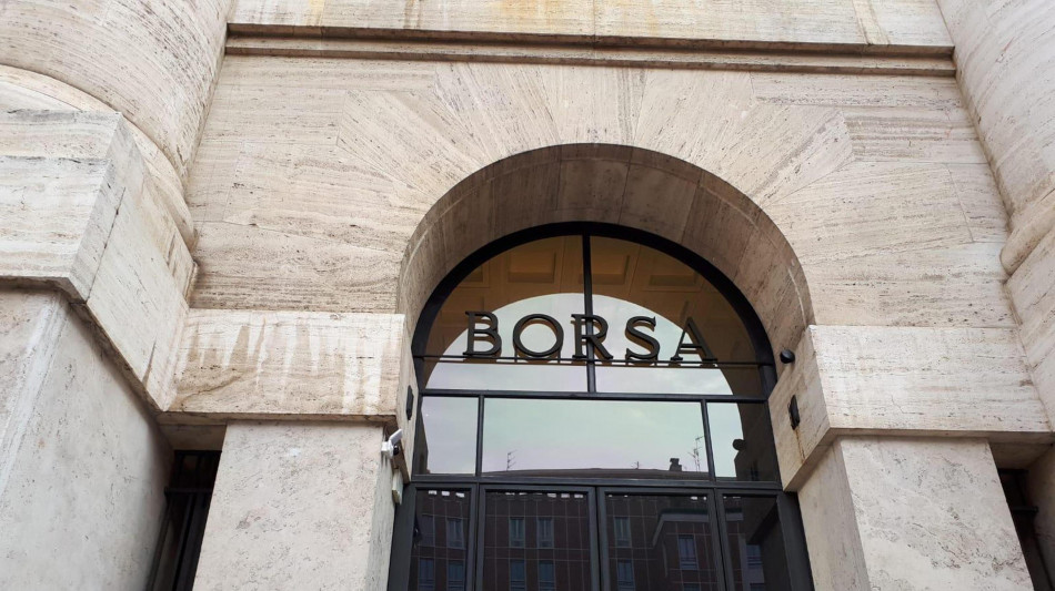Borsa: Milano chiude in rialzo dello 0,90%