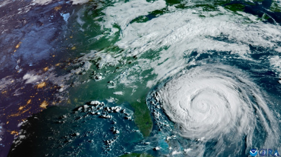Carolina del Norte se alista para posibles inundaciones por huracán Erin