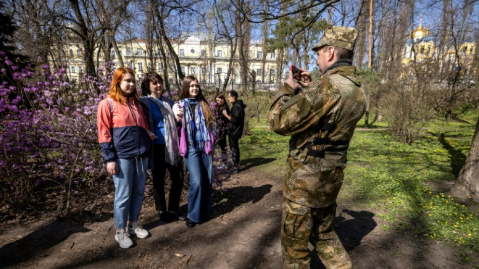 Kiev vuelve t&iacute;midamente a una vida que se asemeja a la normalidad