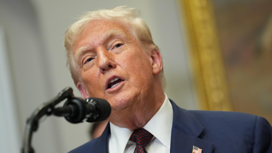 Piazza Affari scivola (-2%) con l'Europa, paura per i dazi